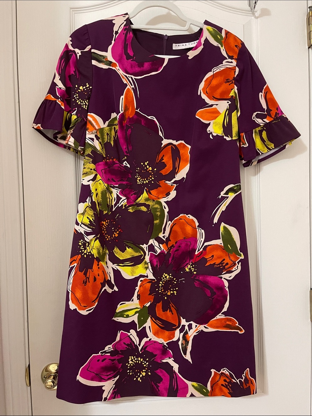 Trina Turk dress excellent condition
Pit to pit: 17”